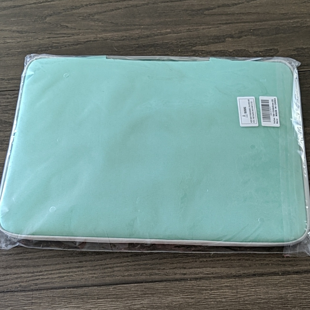 Laptop Sleeve - Picture 2 of 3